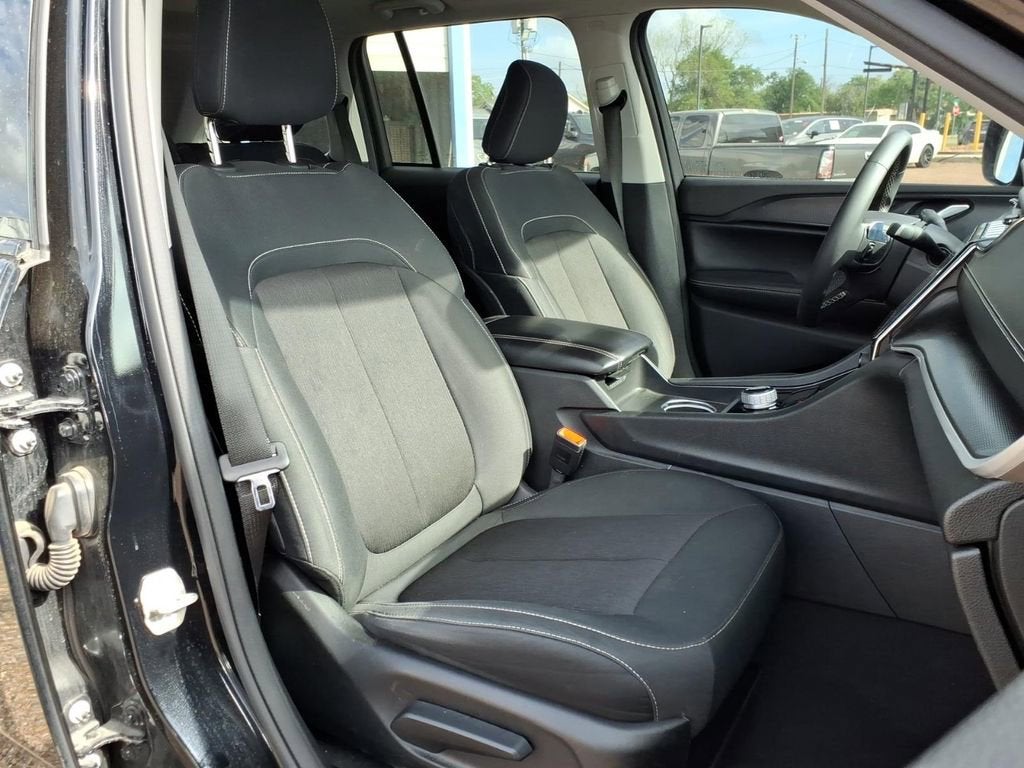 2024 Jeep Grand Cherokee Laredo