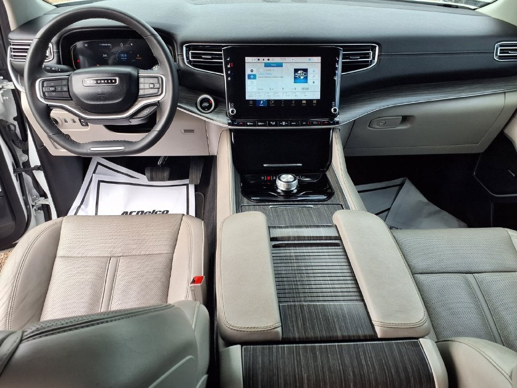 2024 Jeep Wagoneer L Series II - Photo 11