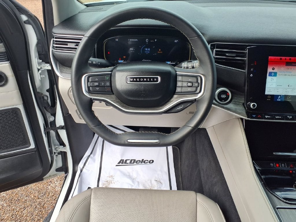 2024 Jeep Wagoneer L Series II - Photo 12