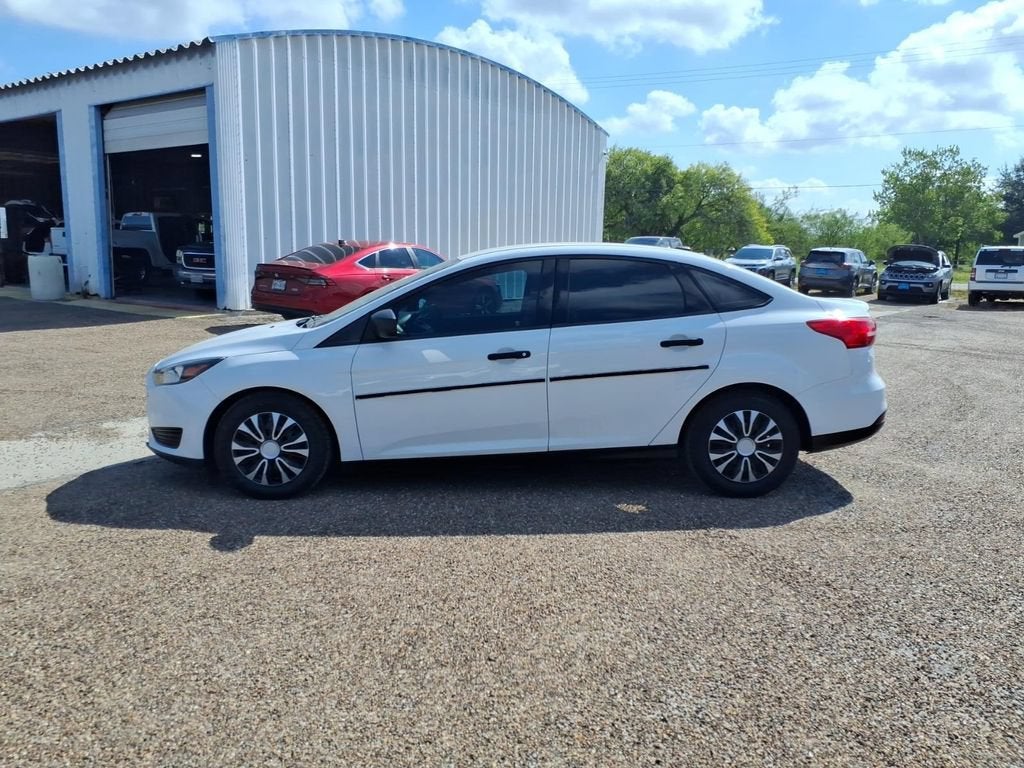 Used 2018 Ford Focus S with VIN 1FADP3E22JL216723 for sale in Refugio, TX