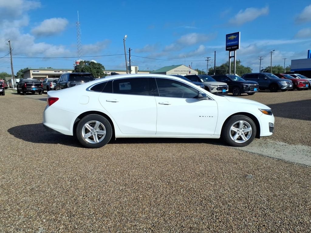 2022 Chevrolet Malibu LS