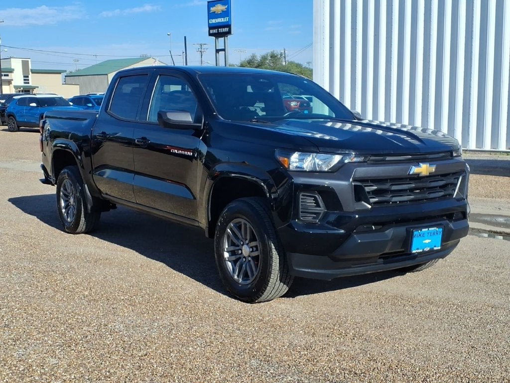 2025 Chevrolet Colorado WT/LT