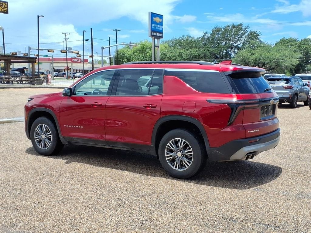 2024 Chevrolet Traverse LT
