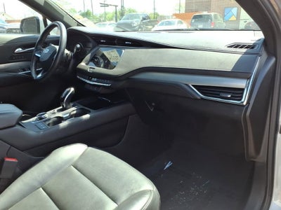 2023 Cadillac XT4 Premium Luxury