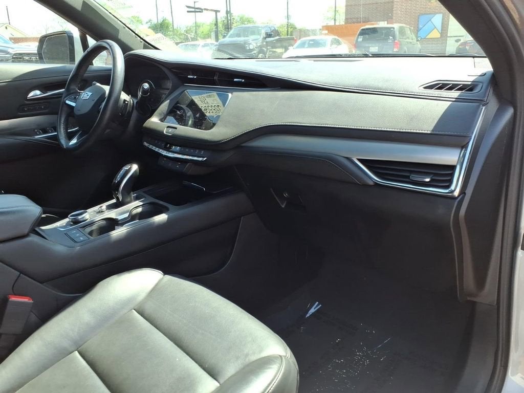 2023 Cadillac XT4 Premium Luxury