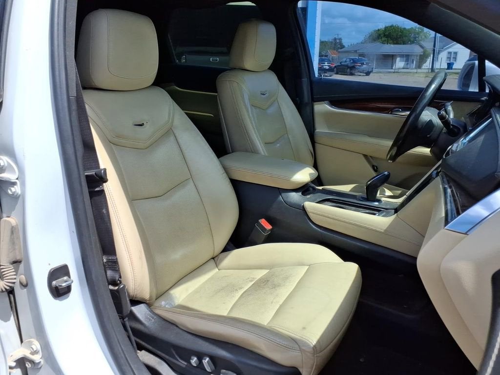2017 Cadillac XT5 Luxury FWD