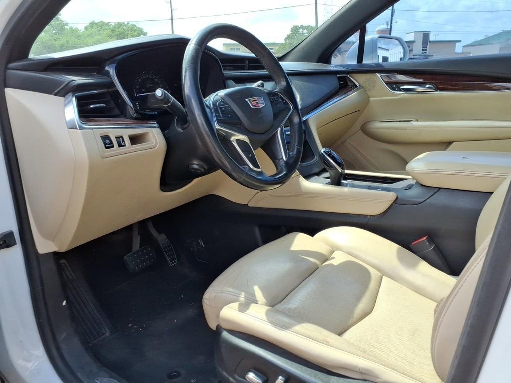 2017 Cadillac XT5 Luxury FWD