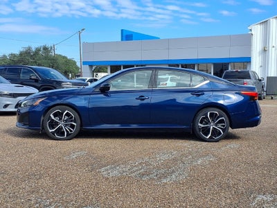 2023 Nissan Altima SR FWD