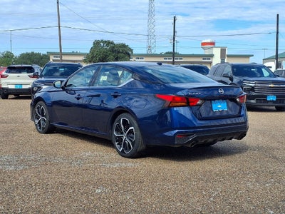 2023 Nissan Altima SR FWD