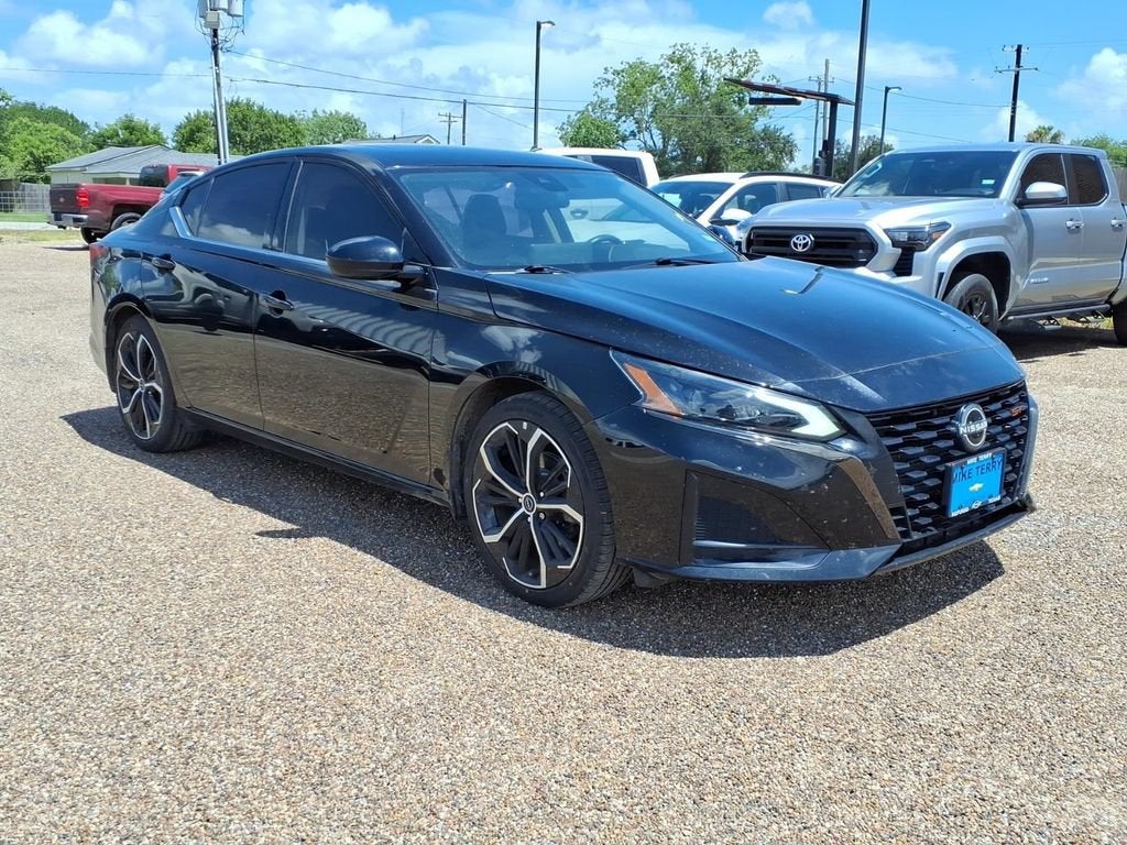 2023 Nissan Altima SR FWD