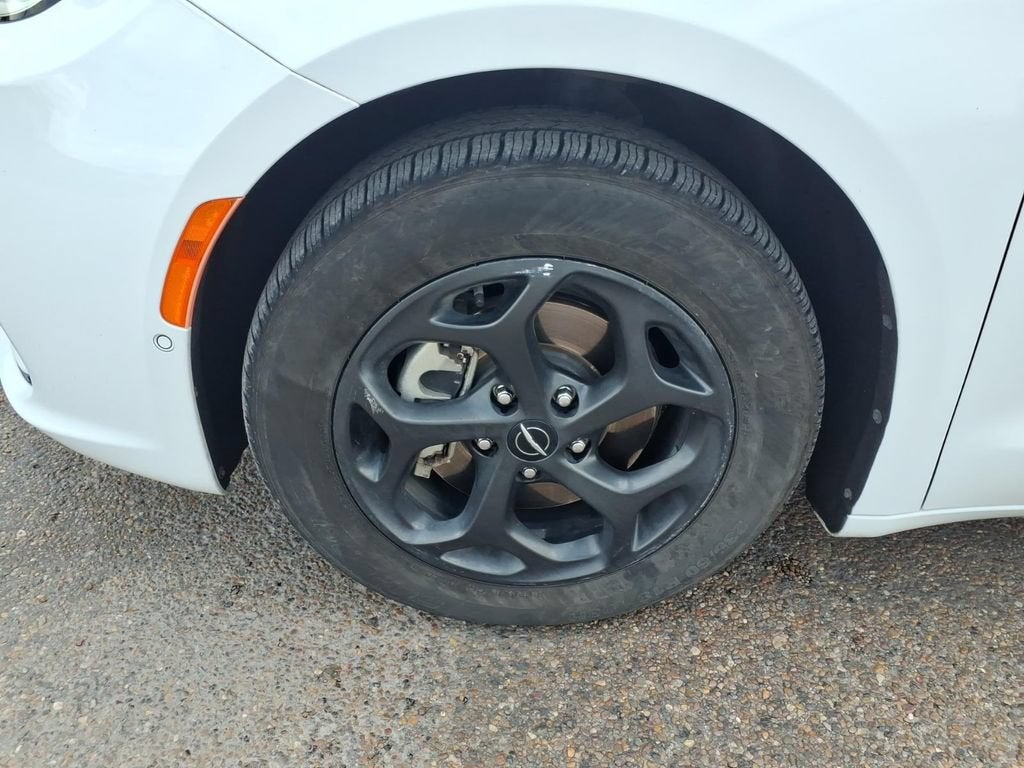 2024 Chrysler Pacifica Hybrid S Appearance Pkg