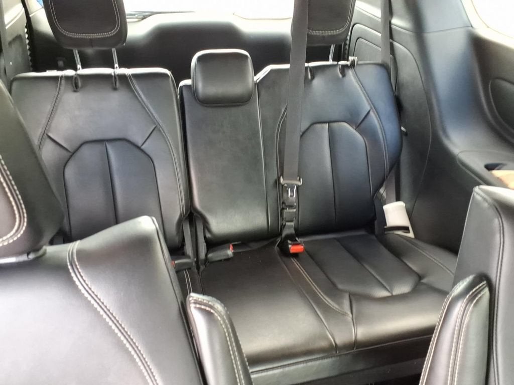 2024 Chrysler Pacifica Hybrid S Appearance Pkg