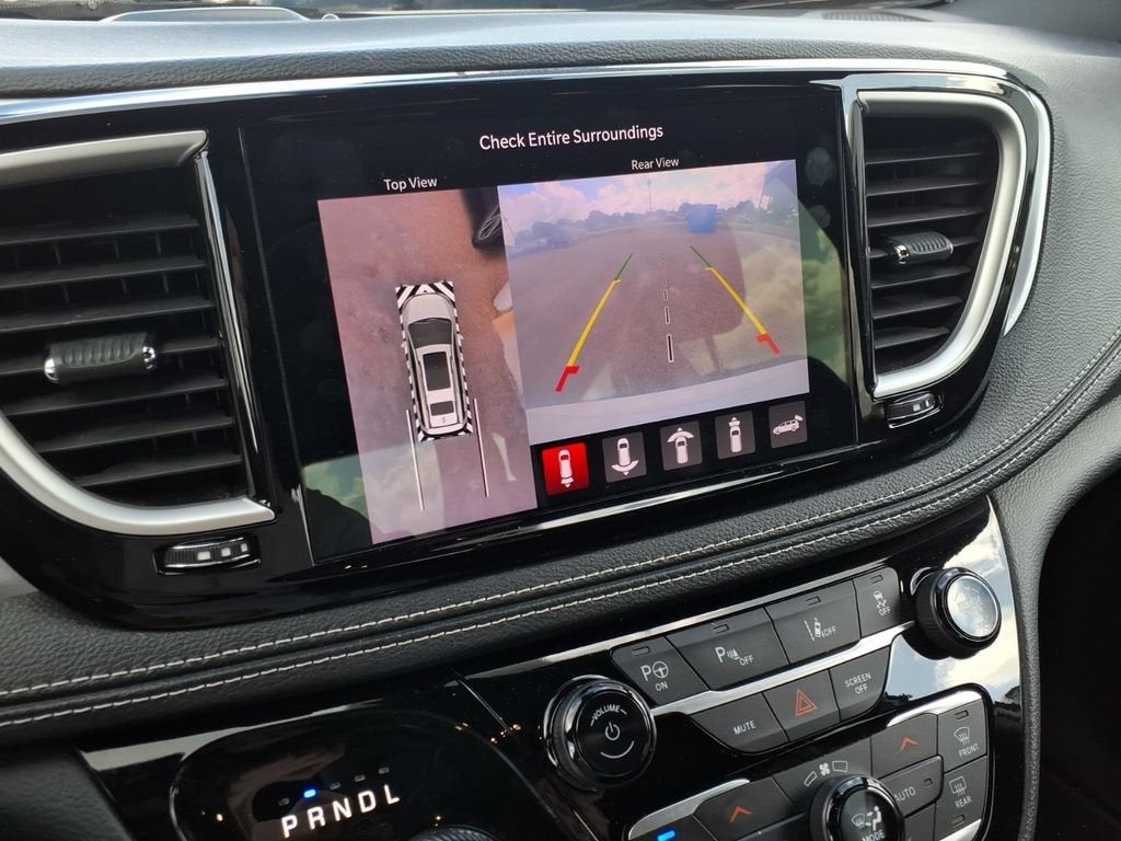 2024 Chrysler Pacifica Hybrid S Appearance Pkg