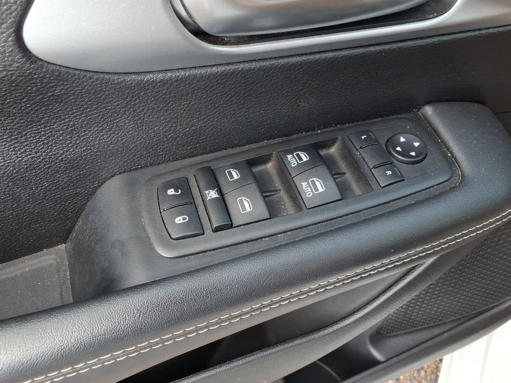 2024 Chrysler Pacifica Hybrid S Appearance Pkg