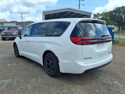 2024 Chrysler Pacifica Hybrid S Appearance Pkg