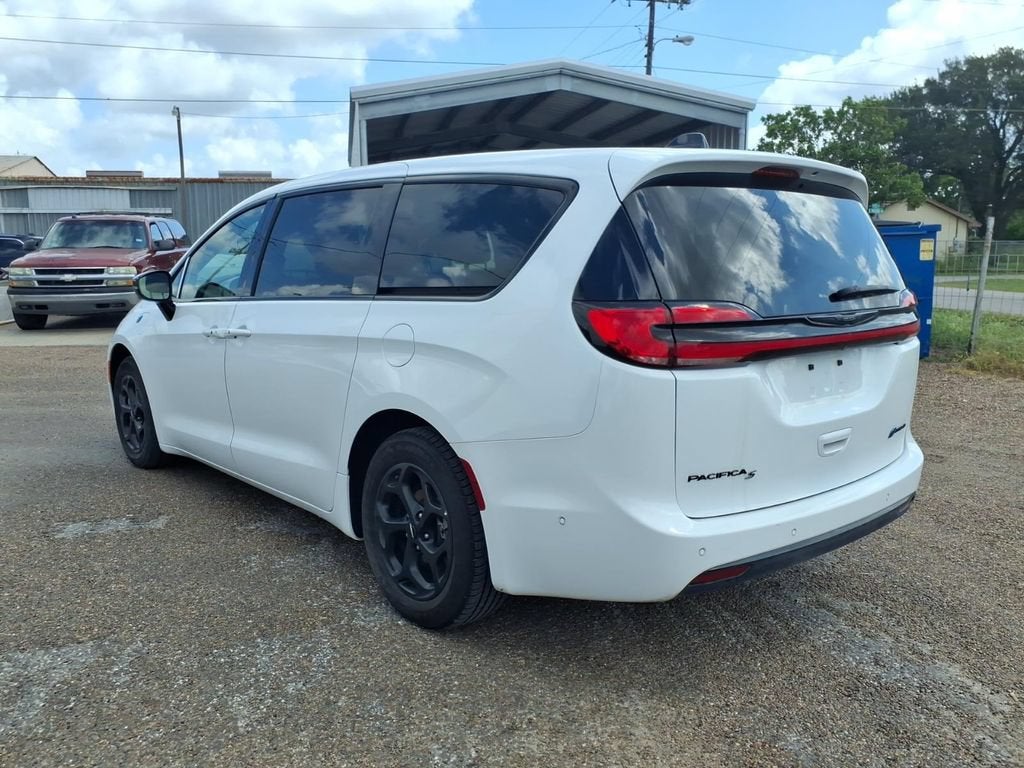 2024 Chrysler Pacifica Hybrid S Appearance Pkg
