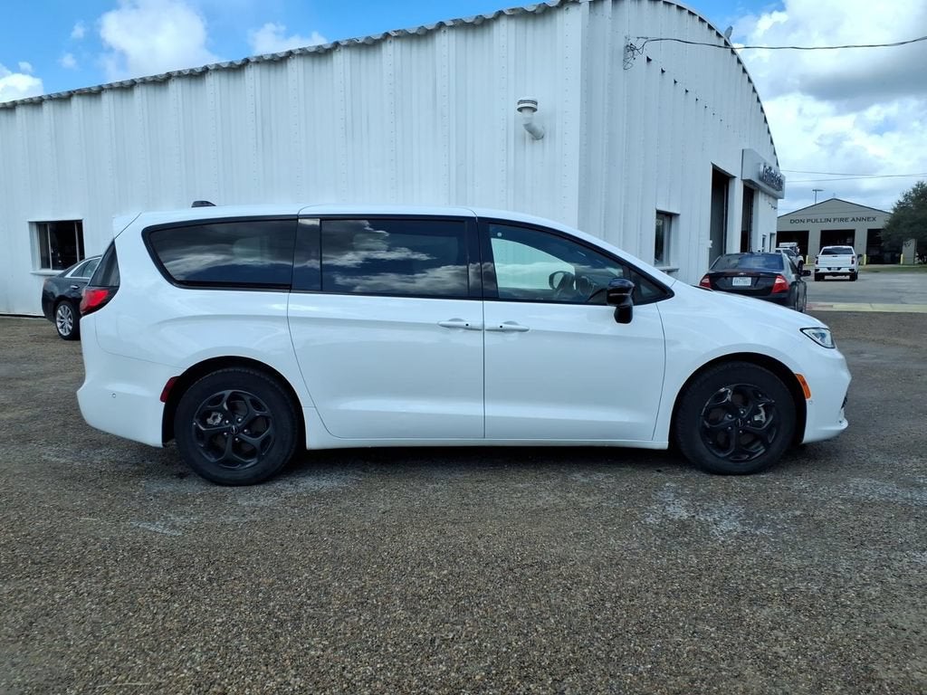 2024 Chrysler Pacifica Hybrid S Appearance Pkg