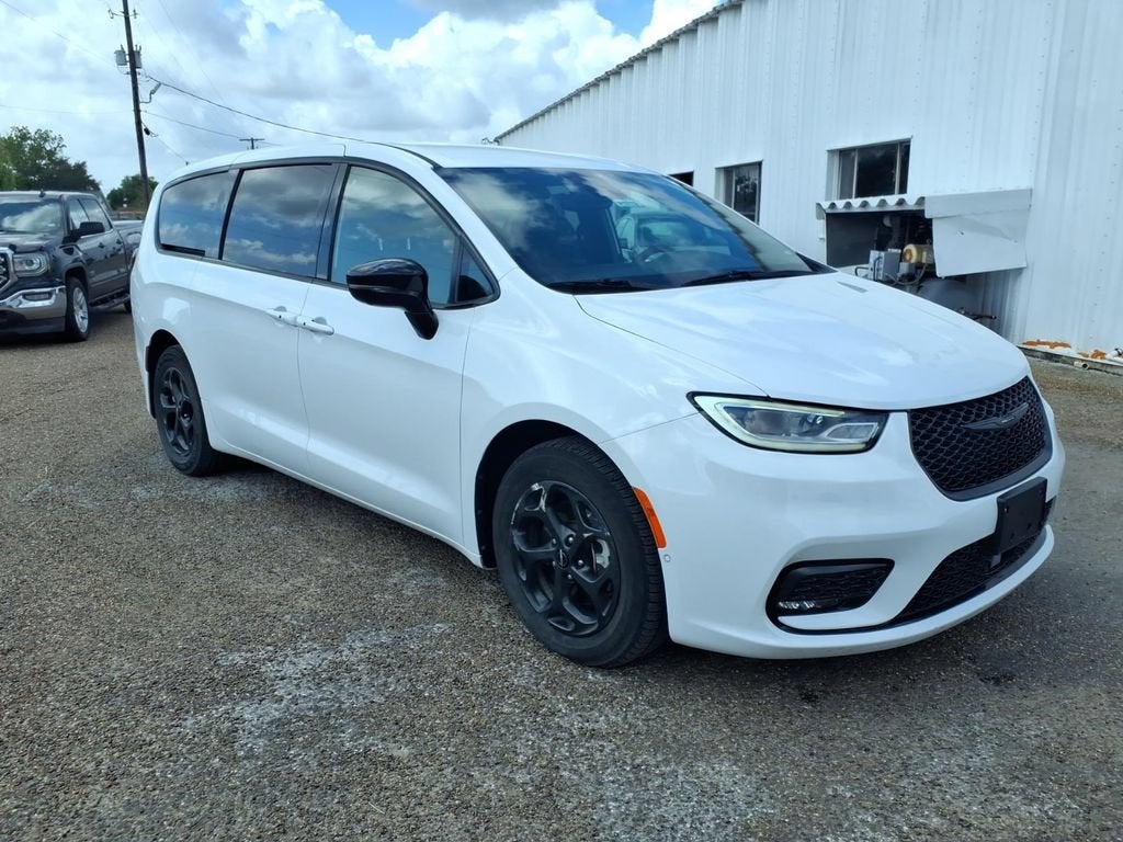 2024 Chrysler Pacifica Hybrid S Appearance Pkg