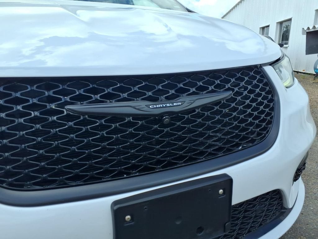 2024 Chrysler Pacifica Hybrid S Appearance Pkg