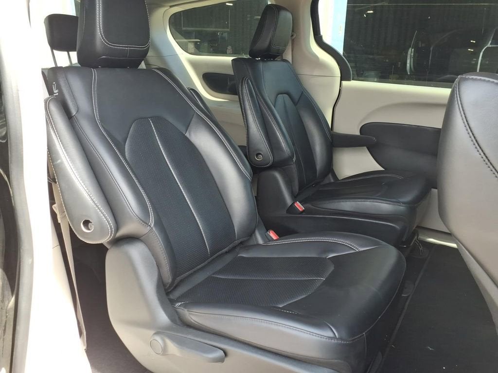 2024 Chrysler Pacifica Hybrid Select