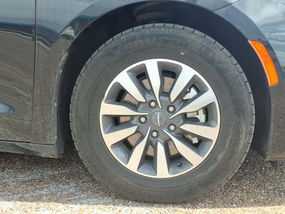 2024 Chrysler Pacifica Hybrid Select