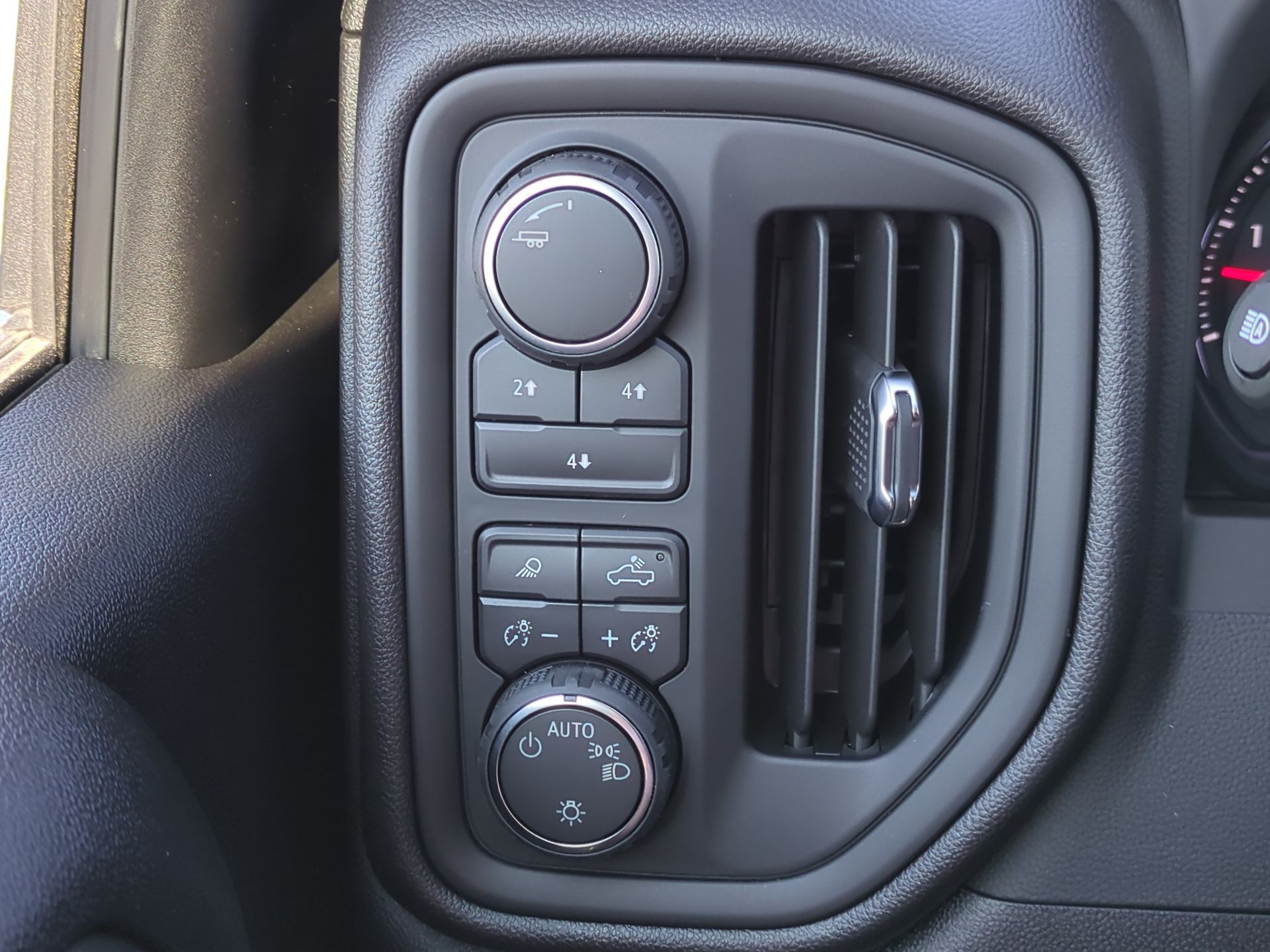 2026 Chevrolet Silverado 2500 HD Custom - Photo 40