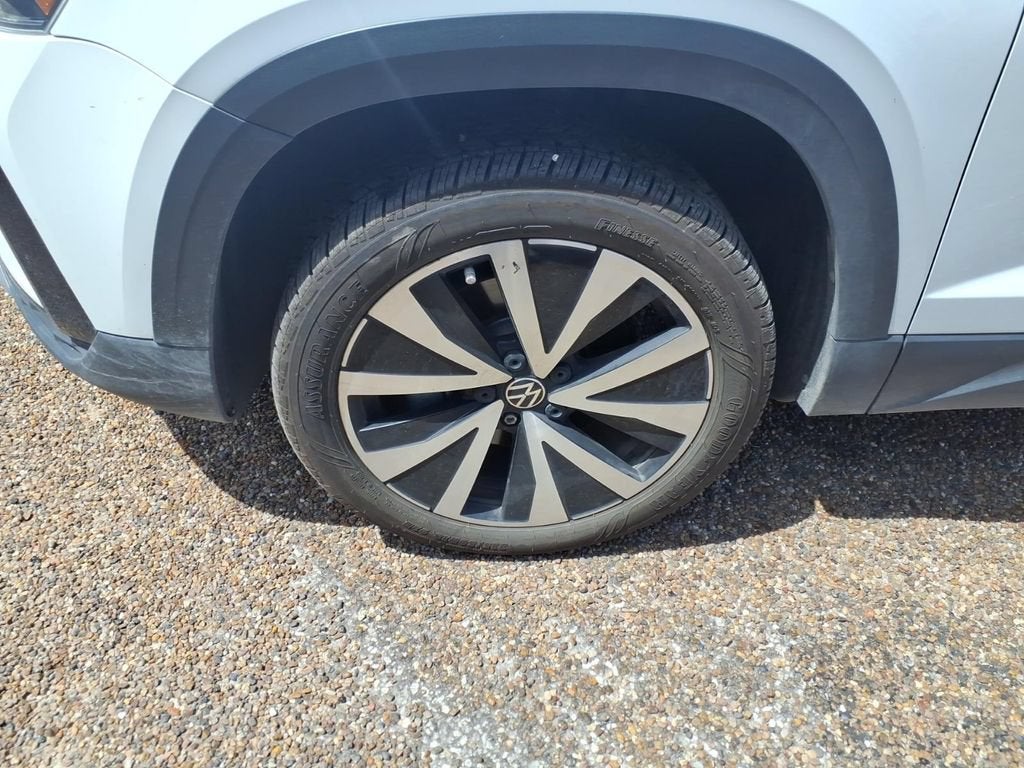 2024 Volkswagen Taos 1.5T SE