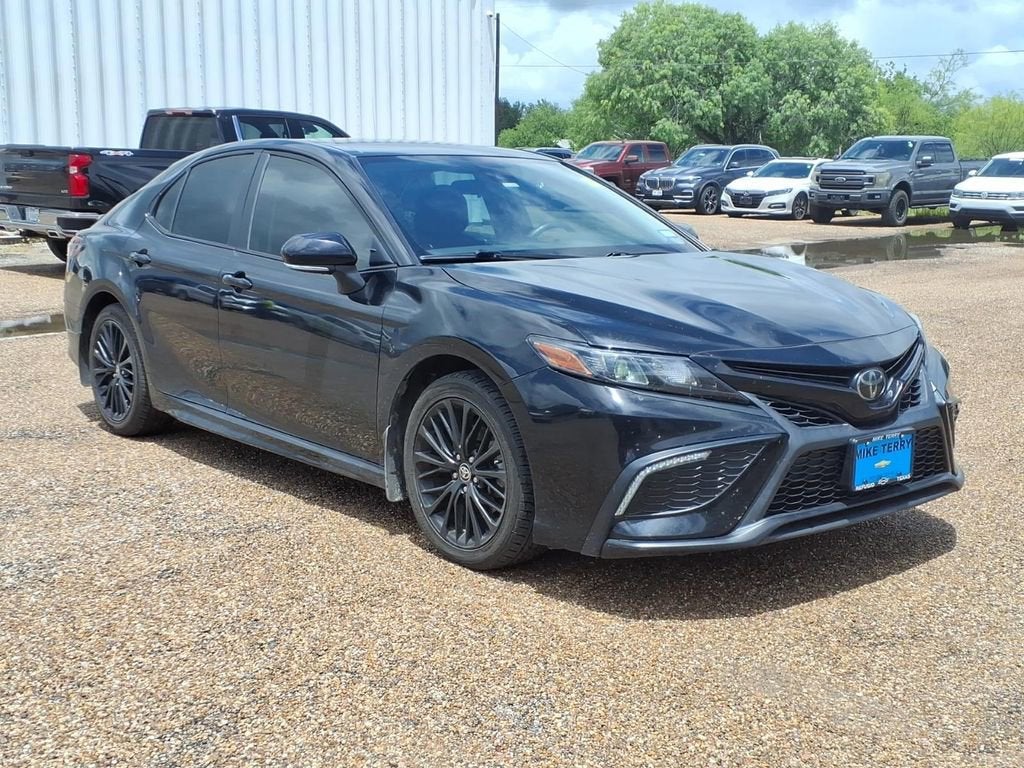 2022 Toyota Camry SE Nightshade Edition