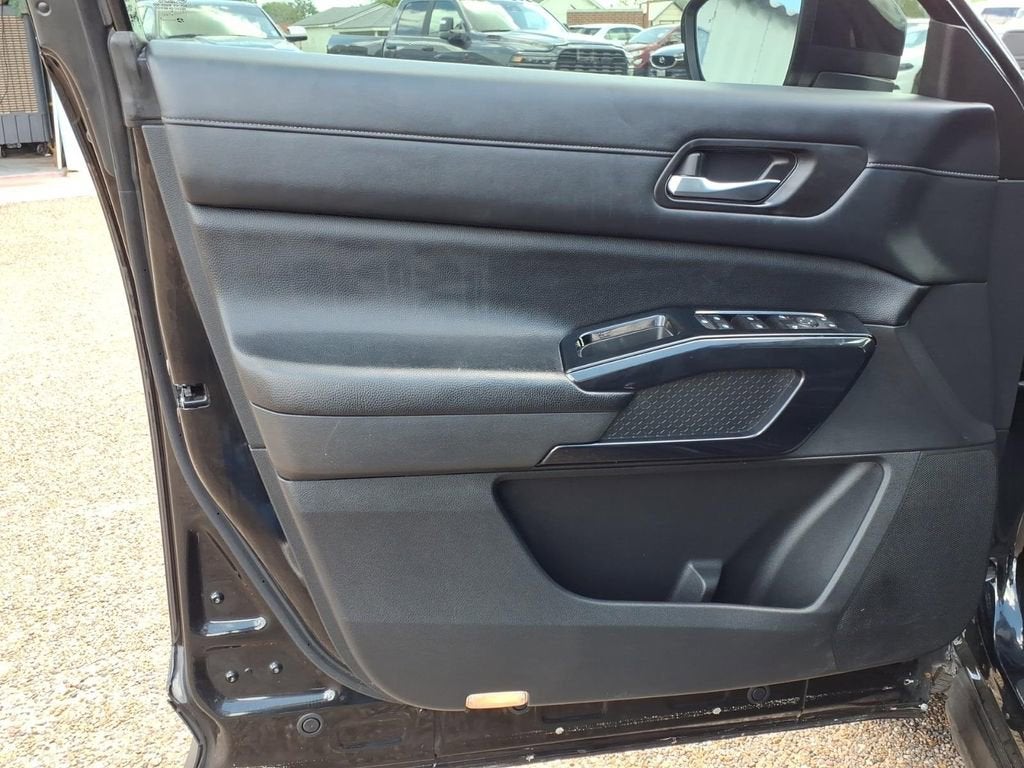 2022 Nissan Pathfinder SV 2WD