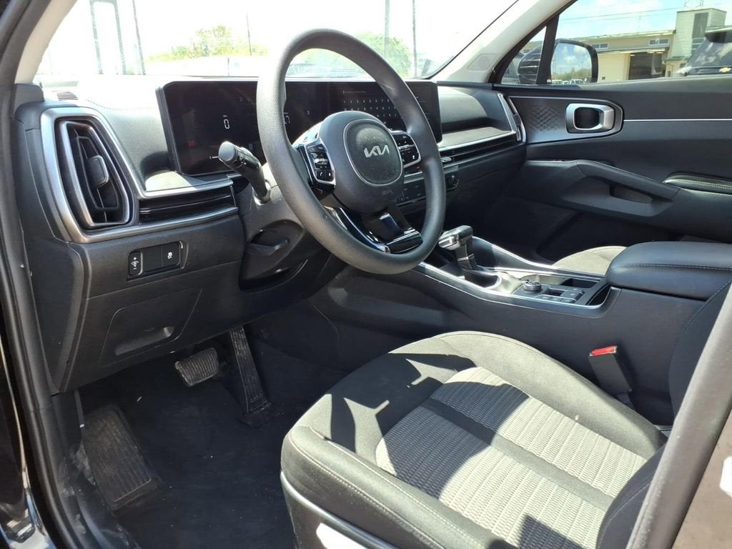 2025 Kia Sorento LX