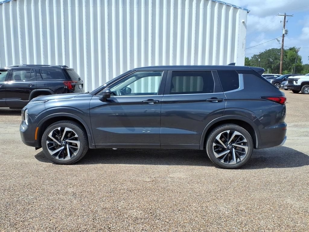 2024 Mitsubishi Outlander SE