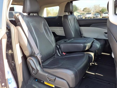 2023 Kia Carnival LX