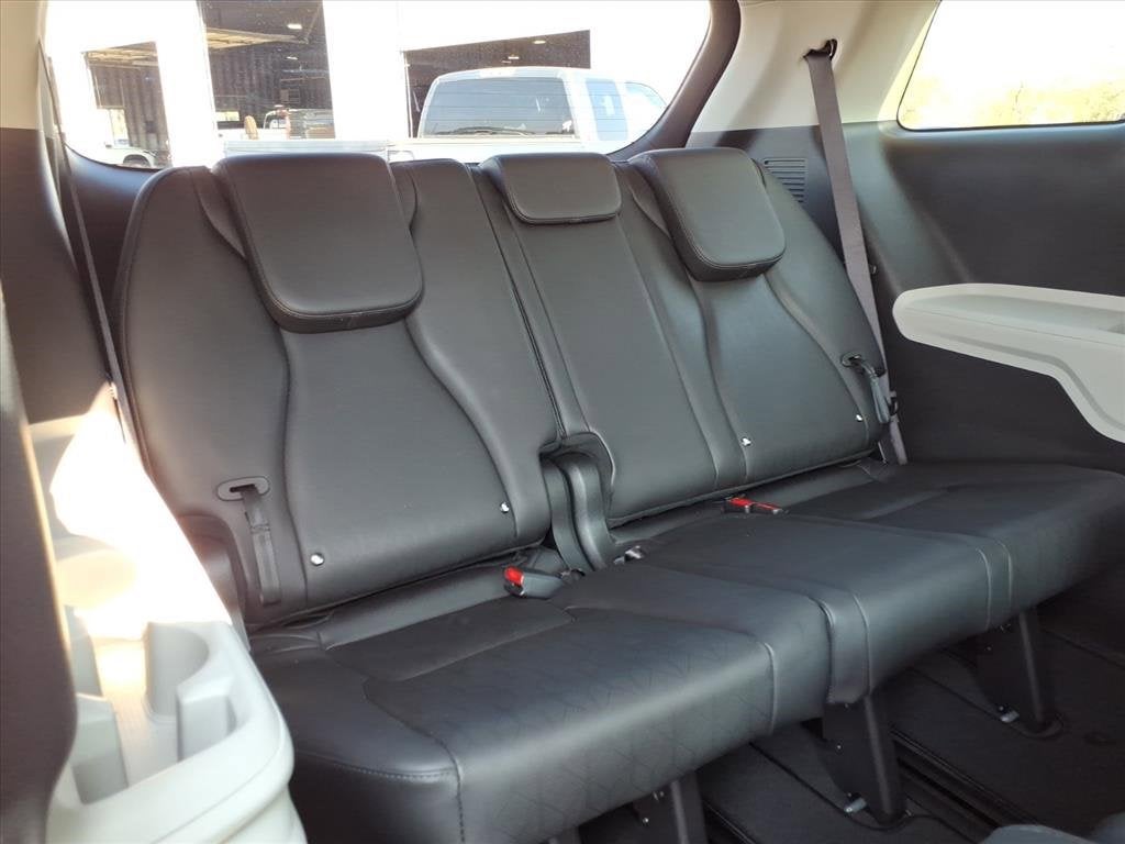 2023 Kia Carnival LX