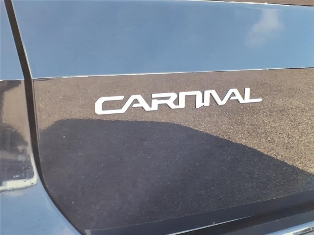 2023 Kia Carnival LX