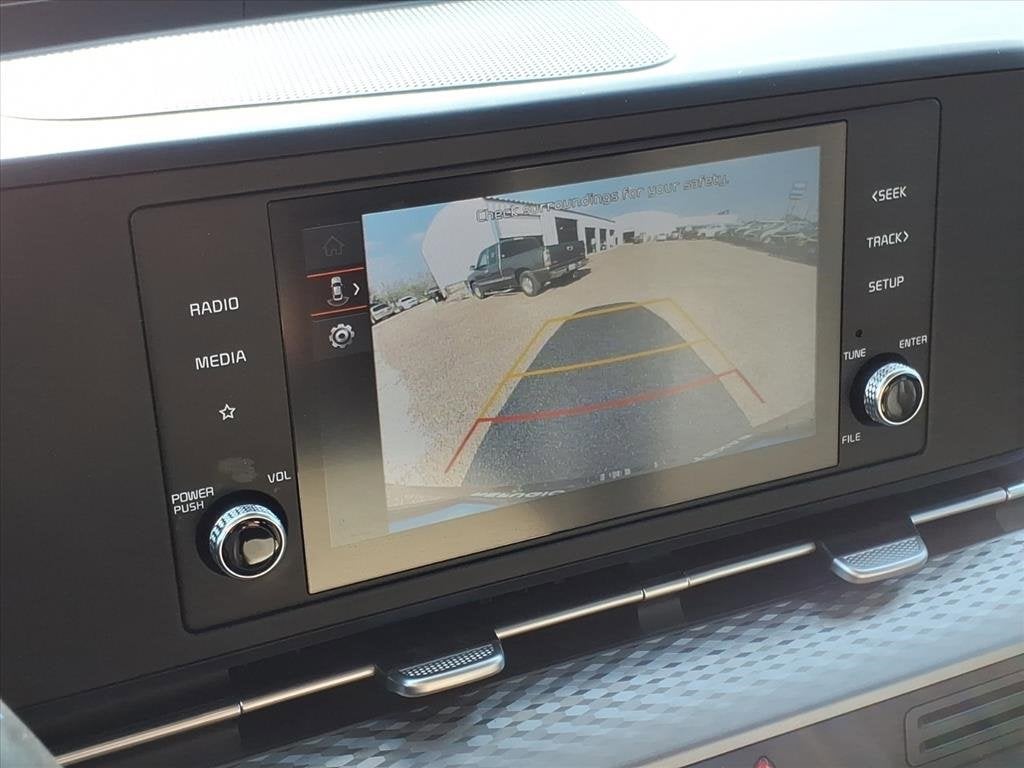 2023 Kia Carnival LX